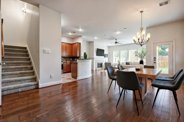 $2,350 | 5166 Oasis Park Lane, Houston, TX 77021