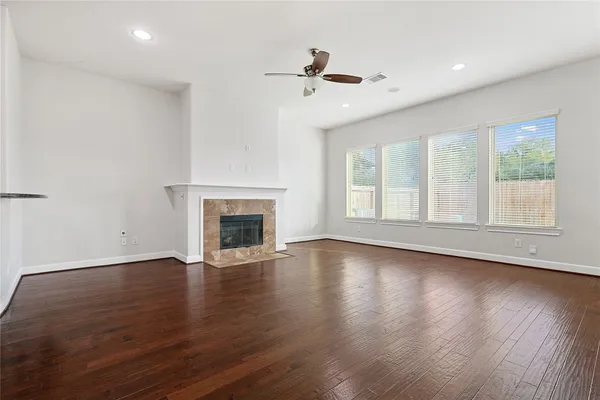 $2,350 | 5166 Oasis Park Lane, Houston, TX 77021