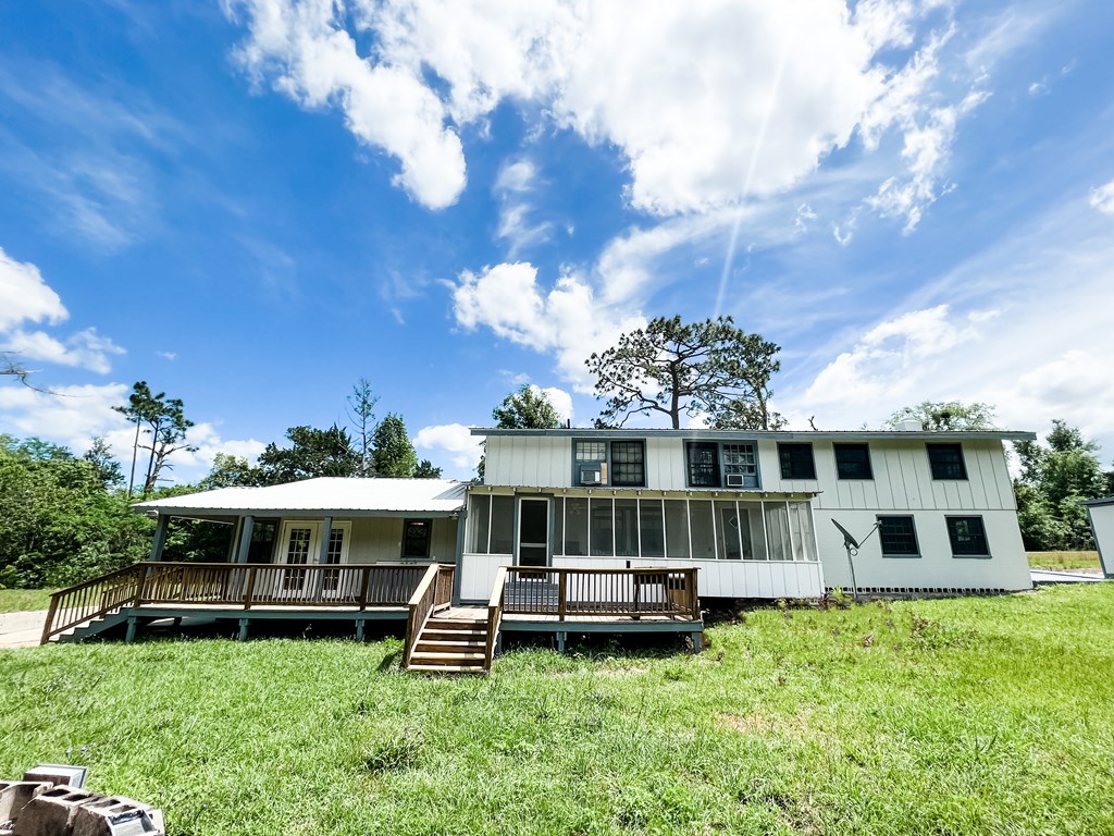 2910 Richards Street Wewahitchka, FL 32449 - Photo 3 of 44