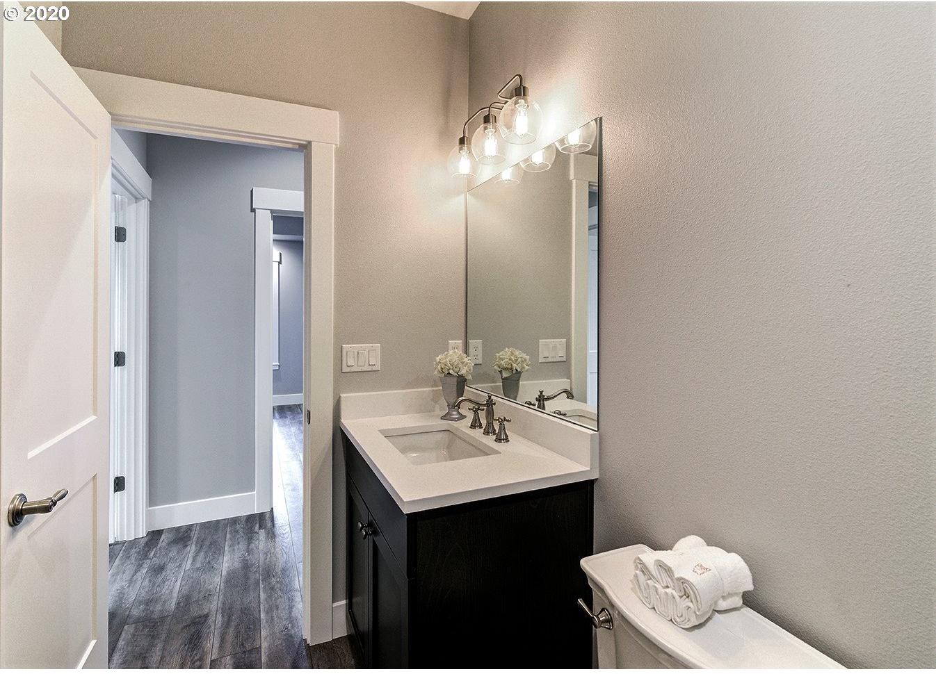 101 Northwest 233rd Street Ridgefield, WA 98642 - Photo 30 of 32 Bathroom