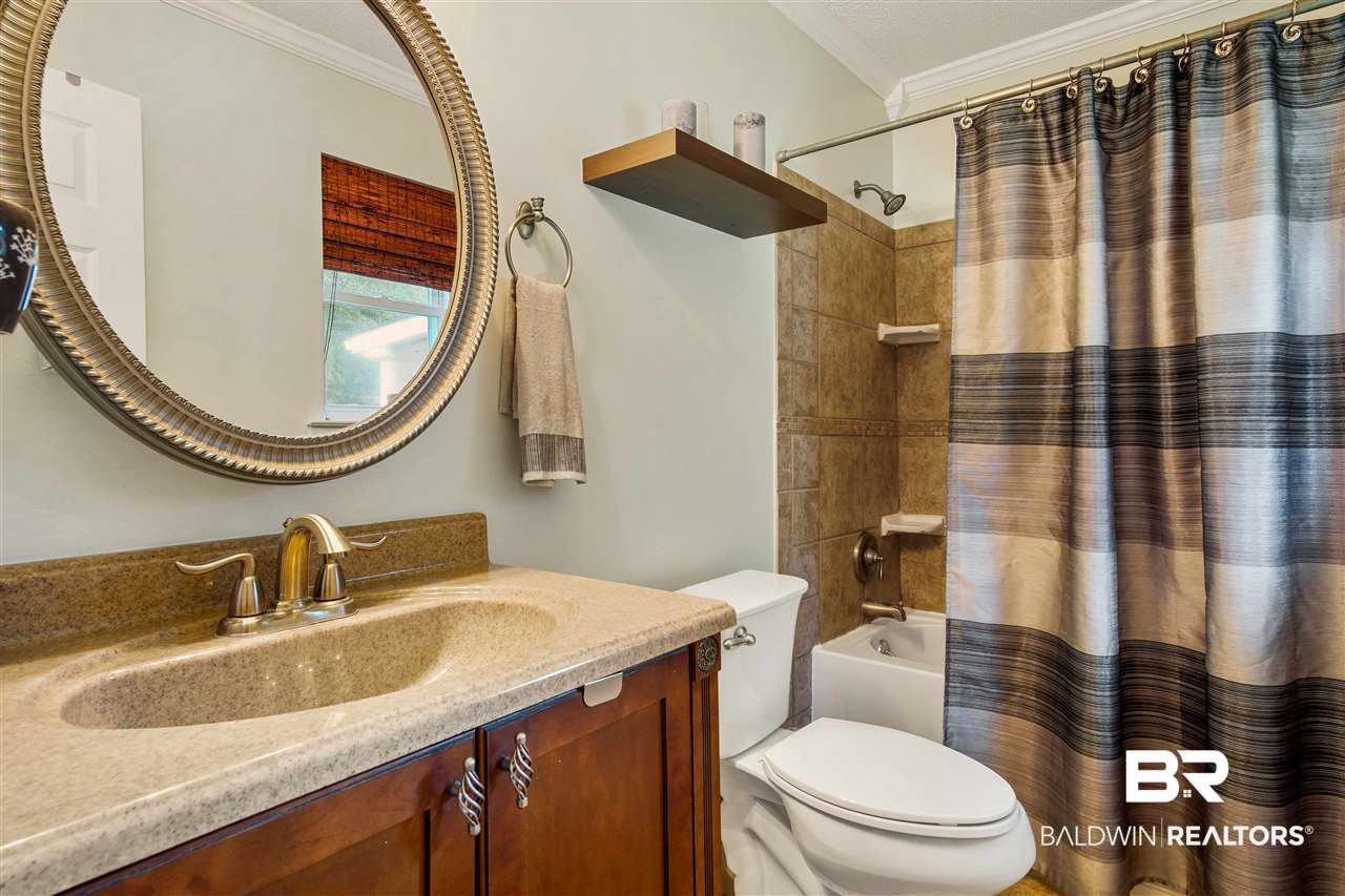 6681 David Drive South Theodore, AL 36582 - Photo 20 of 31 Master Bath