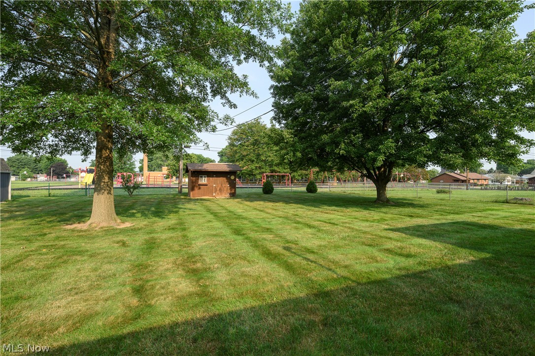 318 South Reeves Avenue Dover, OH 44622 - Photo 5 of 20