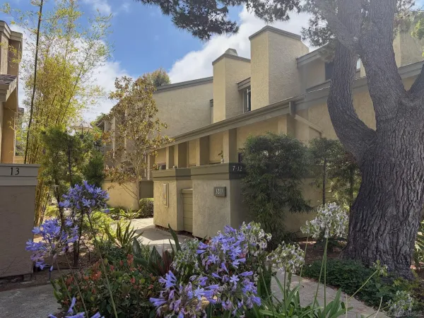 $1,325,000 | 3211 Caminito Eastbluff, Unit 9, La Jolla, CA 92037