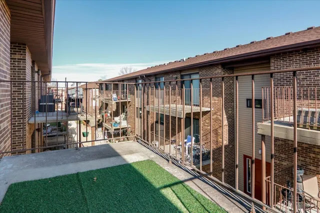 a view of back yard of the house