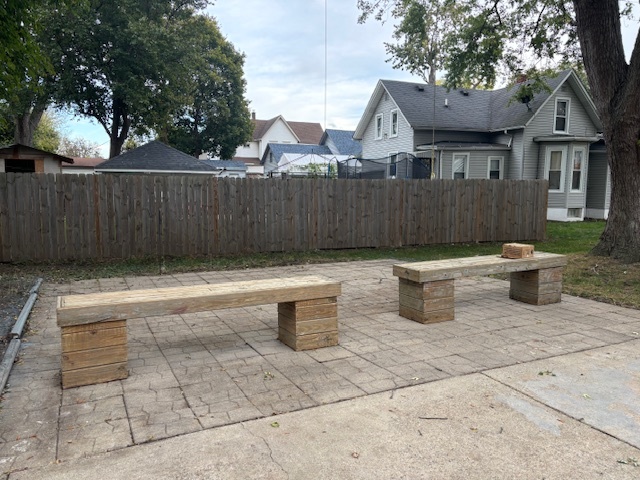 456 Franklin Boulevard Elgin, IL 60120 - Photo 31 of 32 a view of a patio with table and chairs