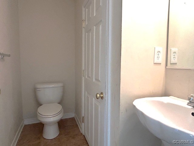 9019 Hickory Road Petersburg, VA 23803 - Photo 13 of 36 Roomy powder room