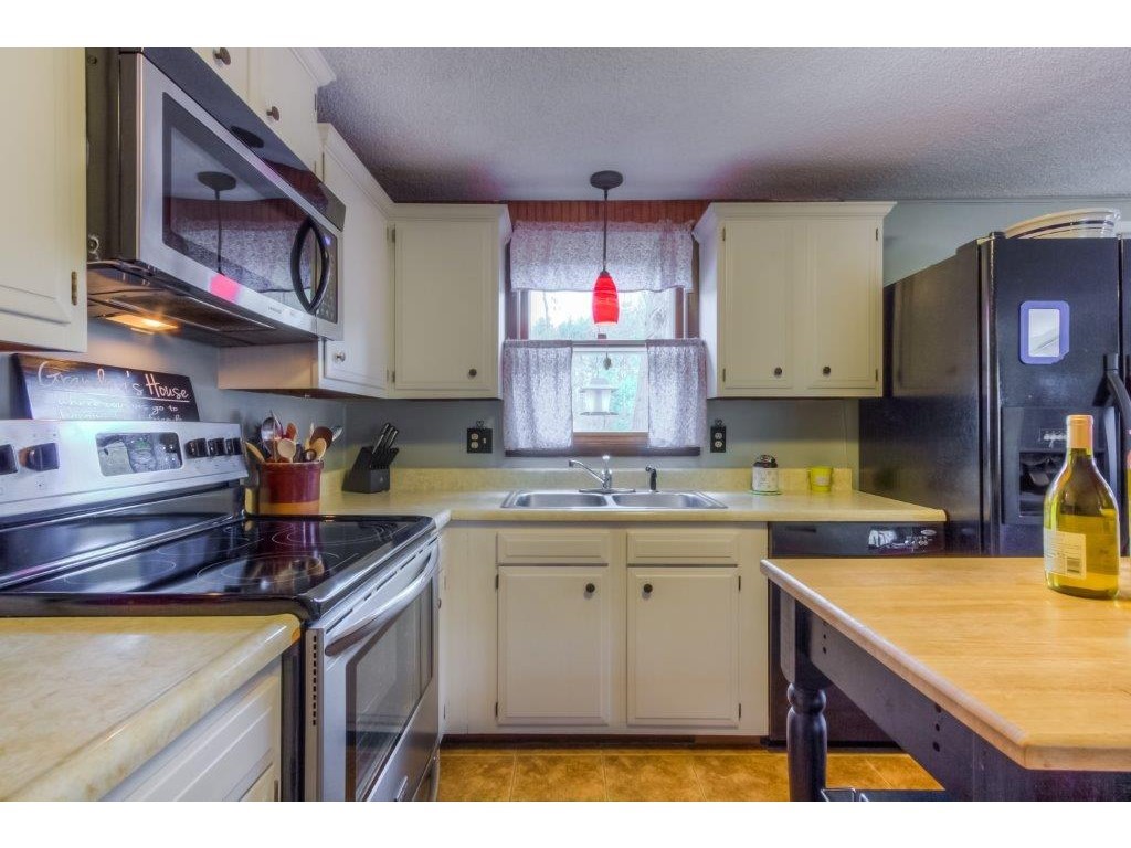 19 Redington Road Concord, NH 03301 - Photo 4 of 23 Gallery Image 4