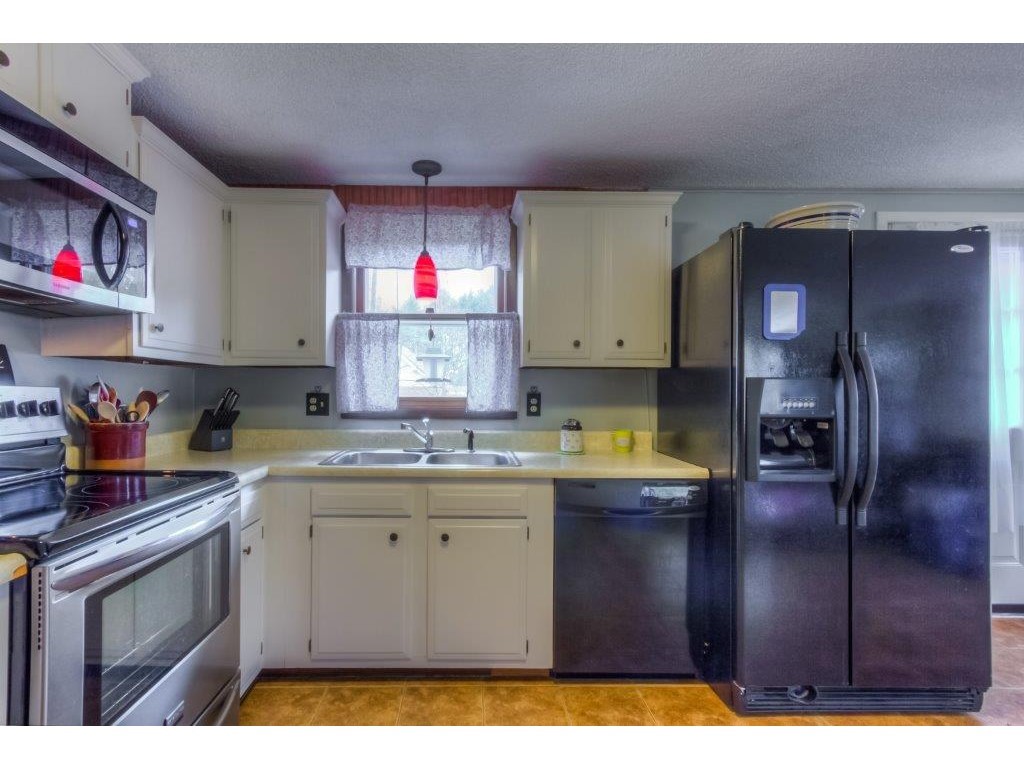 19 Redington Road Concord, NH 03301 - Photo 6 of 23 Gallery Image 6