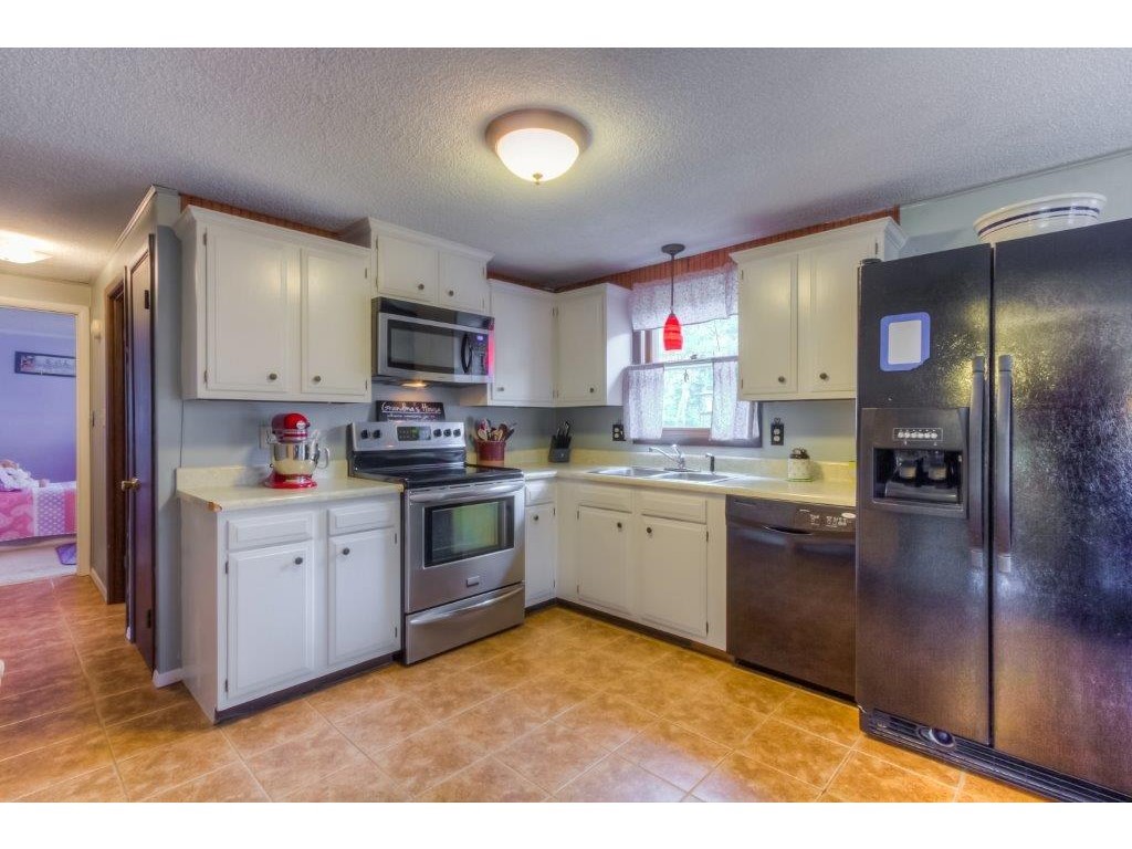 19 Redington Road Concord, NH 03301 - Photo 7 of 23 Gallery Image 7