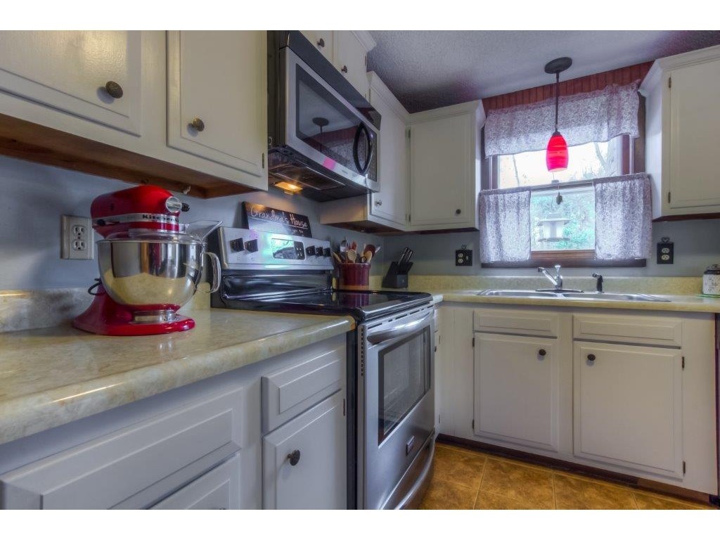 19 Redington Road Concord, NH 03301 - Photo 9 of 23 Gallery Image 9