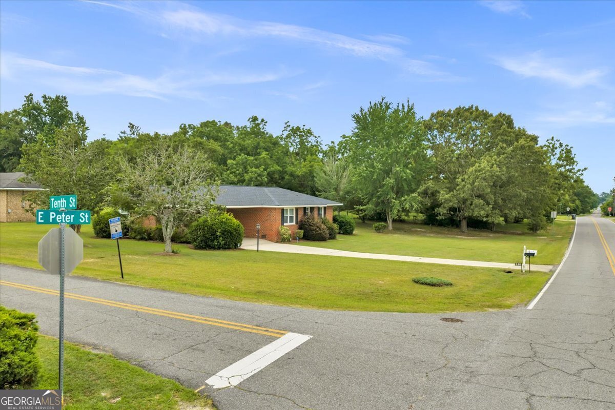 240 Peter Street Cochran, GA 31014 - Photo 5 of 48
