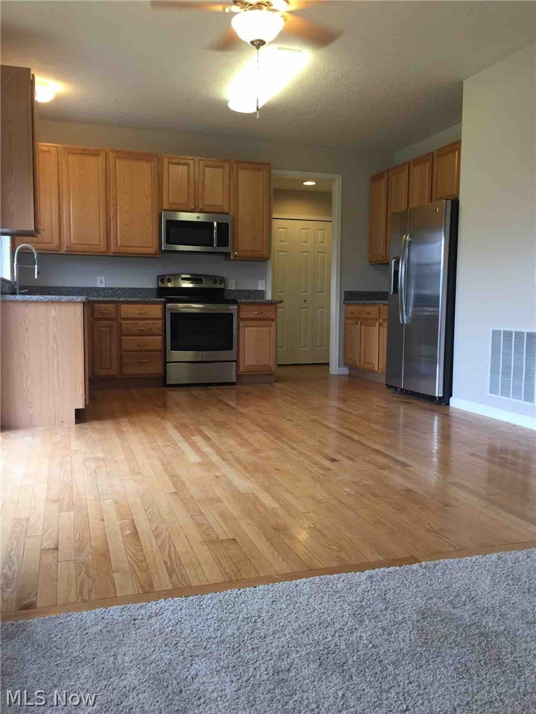 213 Sandstone Ridge Way Berea, OH 44017 - Photo 6 of 25 Gallery Image 6