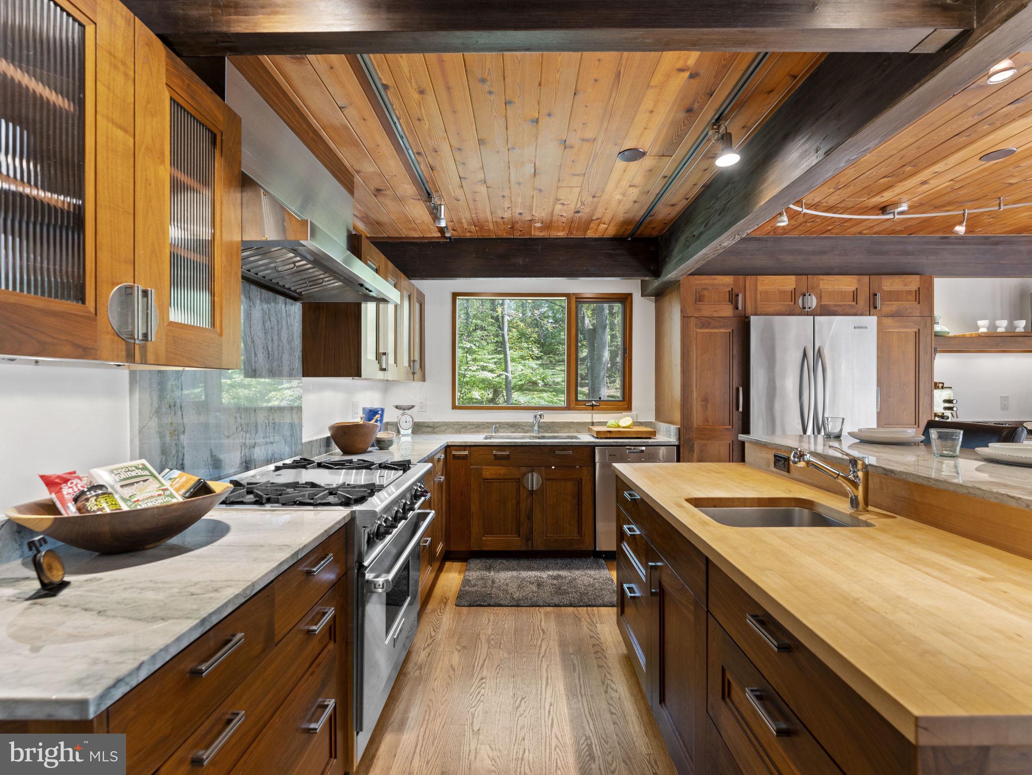 10815 Swains Lock Road Potomac, MD 20854 - Photo 13 of 94 Gourmet Kitchen
