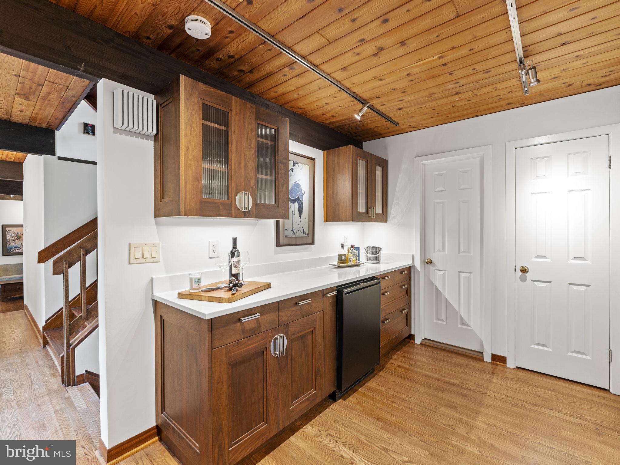 10815 Swains Lock Road Potomac, MD 20854 - Photo 26 of 94 Butlers Pantry