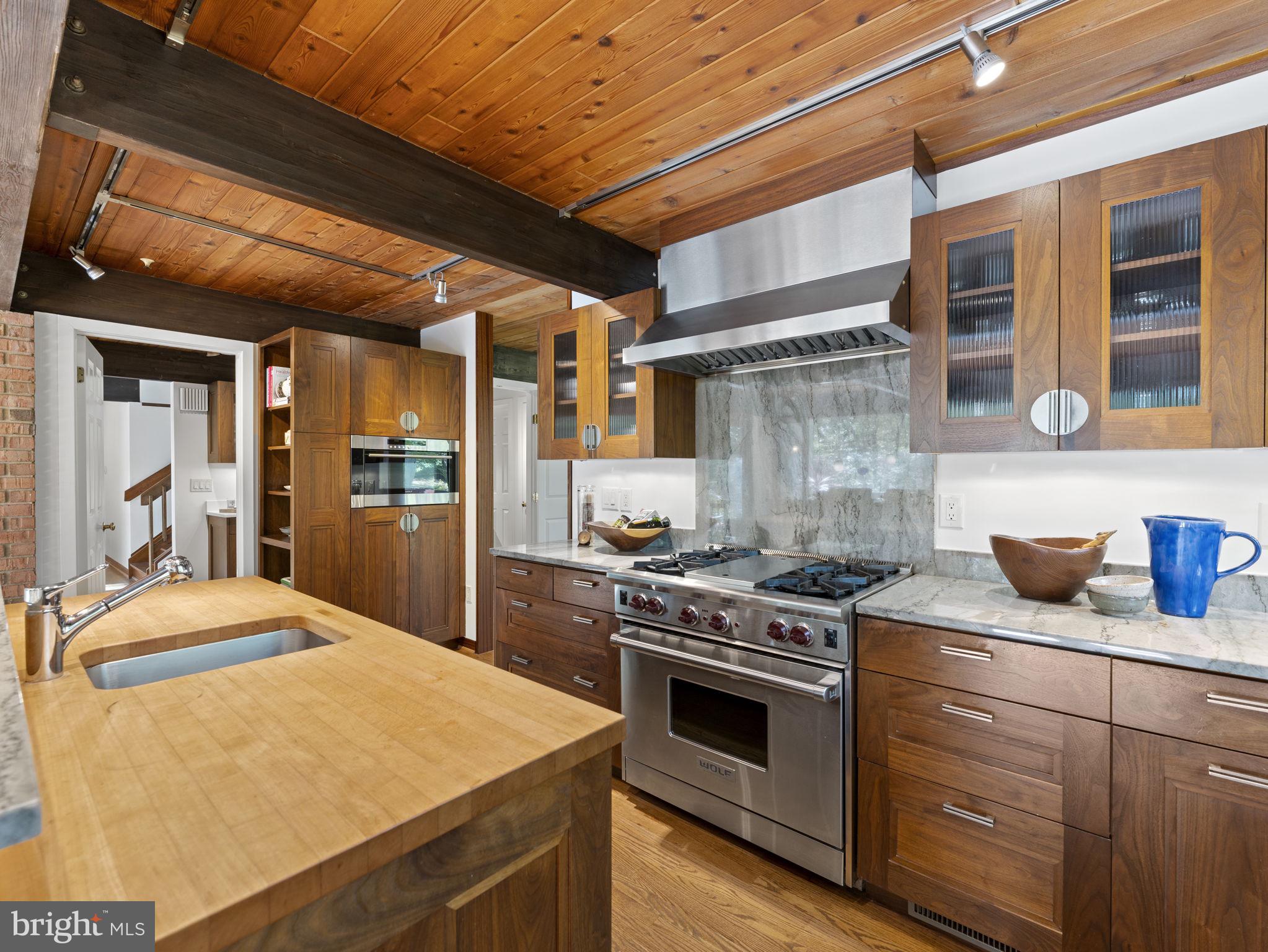 10815 Swains Lock Road Potomac, MD 20854 - Photo 10 of 94 Gourmet Kitchen
