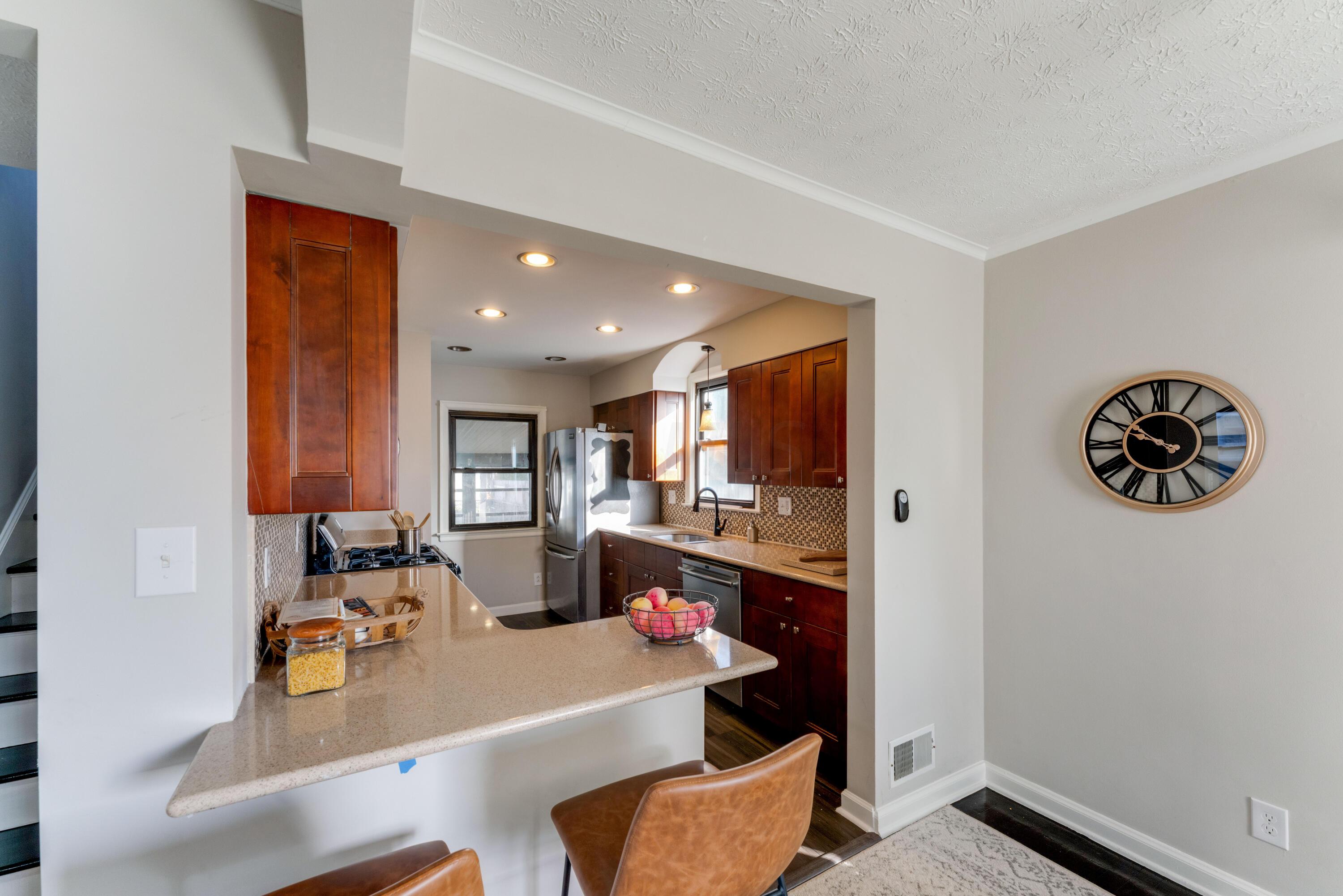 2964 Wicklow Road Columbus, OH 43204 - Photo 10 of 29 41-dsc08967-dsc08969