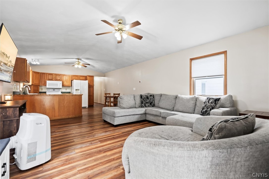 232 North Main Street Oneida, NY 13421 - Photo 6 of 40