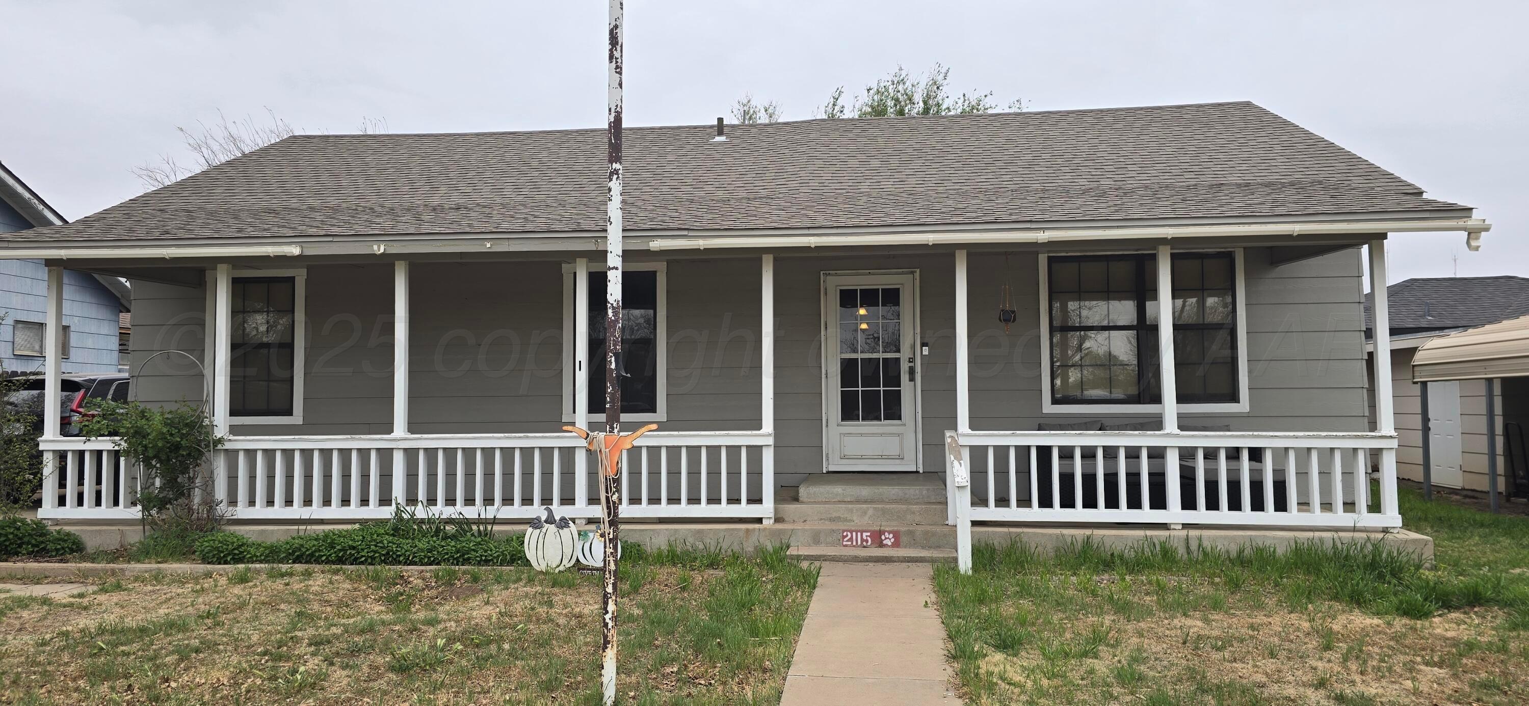 2115 Hemlock Street Borger, TX 79007 - Photo 2 of 43 front view of a house