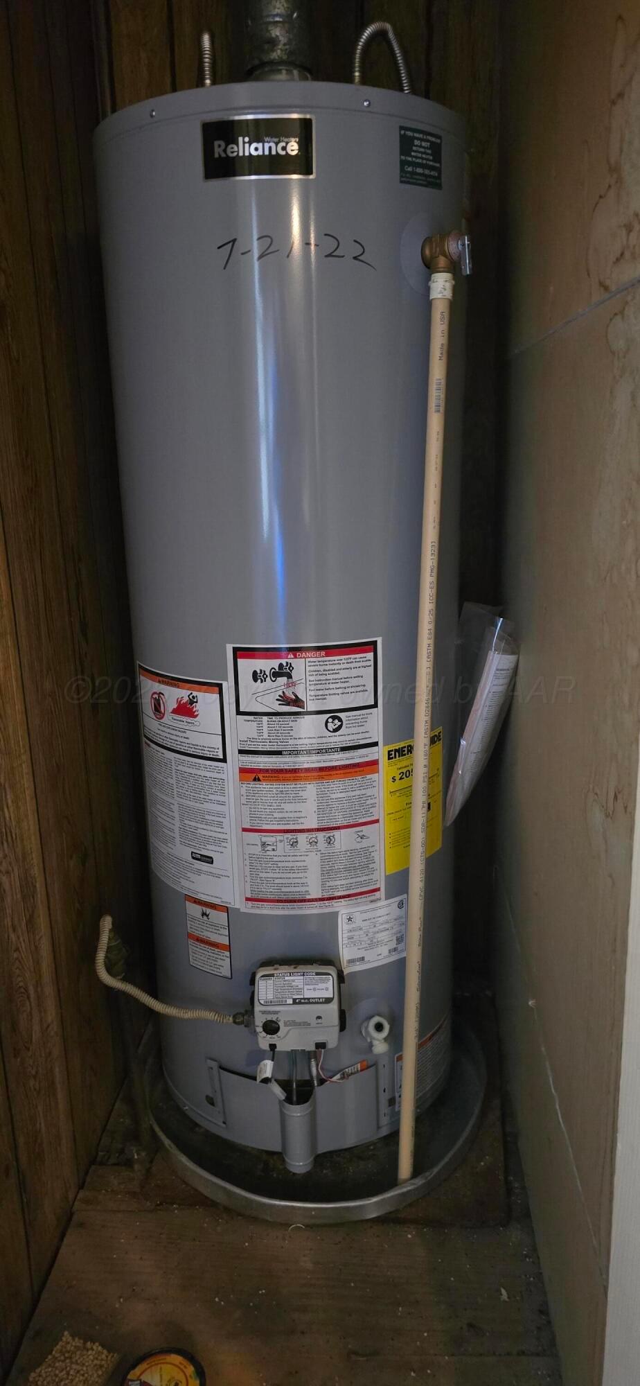 2115 Hemlock Street Borger, TX 79007 - Photo 33 of 43 a close view of sink