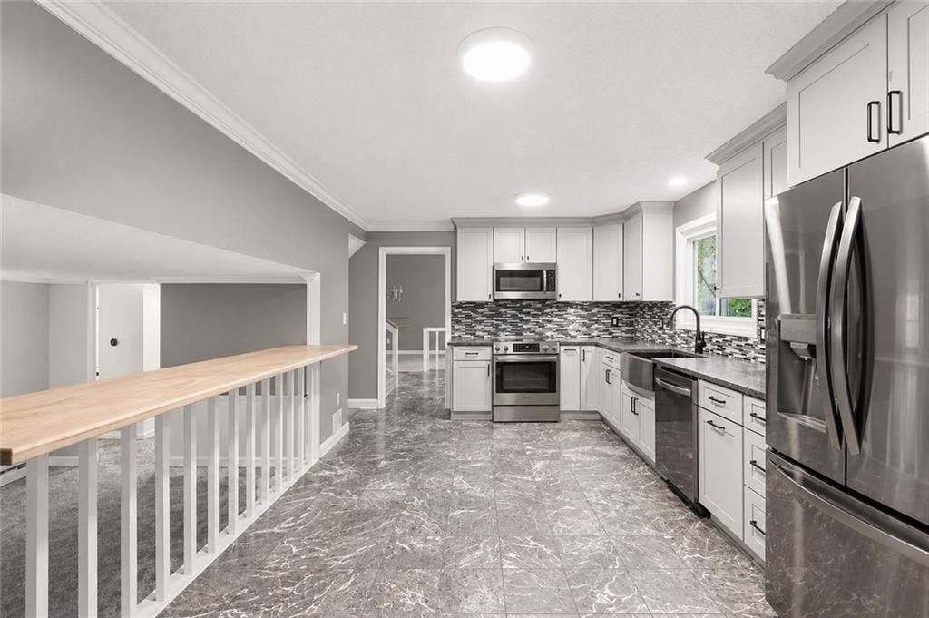 9485 Martin Road Roswell, GA 30076 - Photo 9 of 51