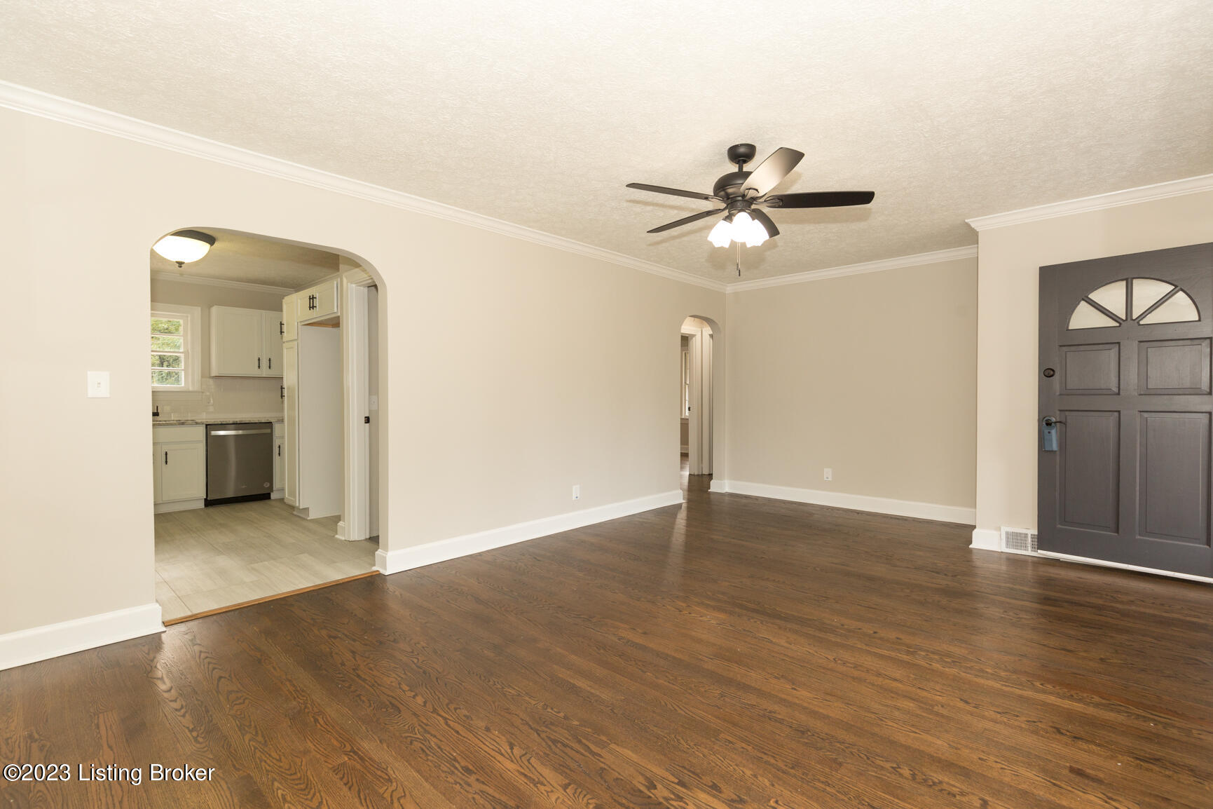 4704 Valley Station Road Louisville, KY 40272 - Photo 11 of 55 4704 Valley Station Rd-10