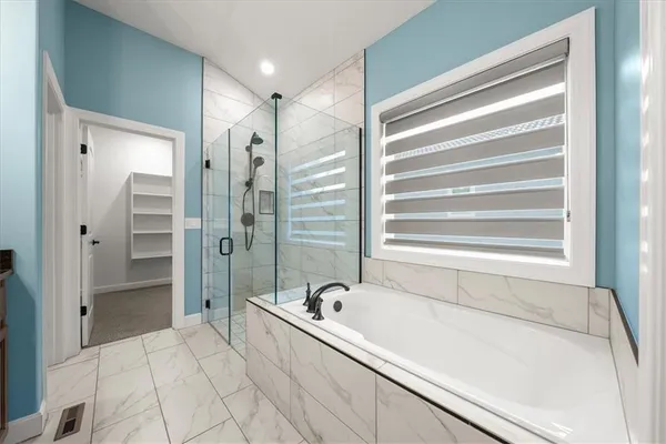 $549,900 | 2110 Northwest Ashurst Drive, Lee's Summit, MO 64081