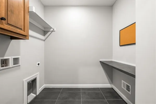 $529,900 | 2110 Northwest Ashurst Drive, Lee's Summit, MO 64081