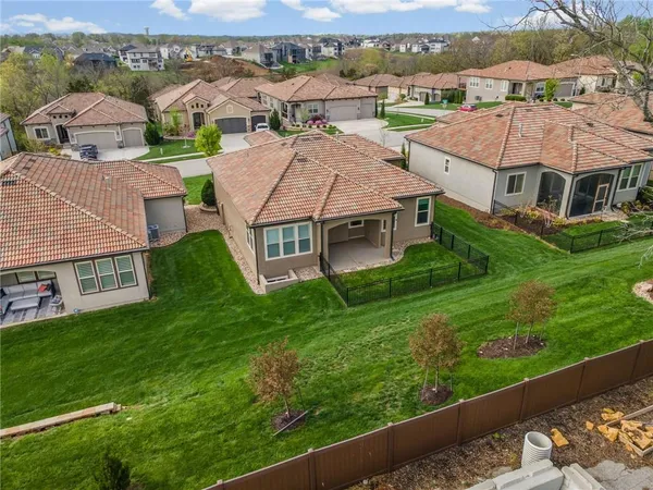 $529,900 | 2110 Northwest Ashurst Drive, Lee's Summit, MO 64081