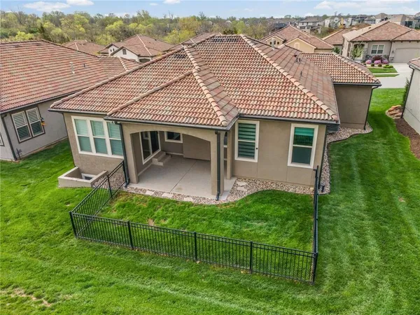 $529,900 | 2110 Northwest Ashurst Drive, Lee's Summit, MO 64081