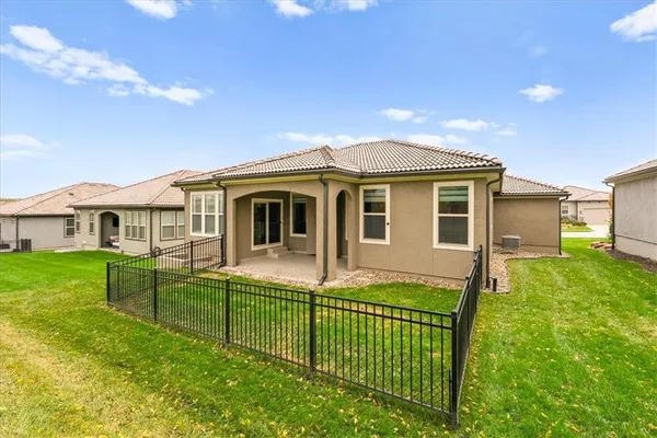 $549,900 | 2110 Northwest Ashurst Drive, Lee's Summit, MO 64081