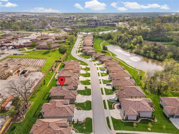 $529,900 | 2110 Northwest Ashurst Drive, Lee's Summit, MO 64081