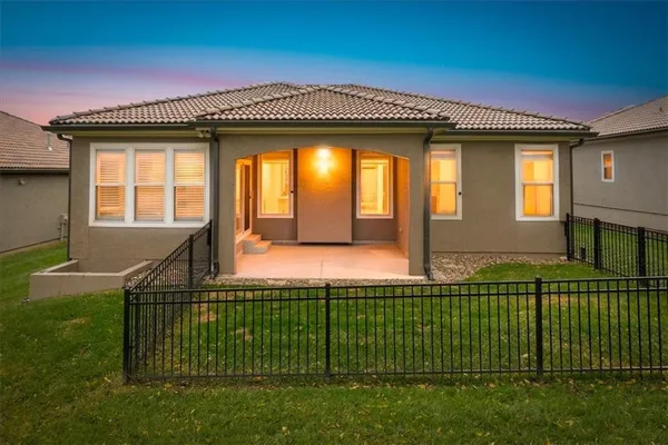 $549,900 | 2110 Northwest Ashurst Drive, Lee's Summit, MO 64081