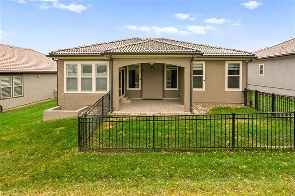 $549,900 | 2110 Northwest Ashurst Drive, Lee's Summit, MO 64081