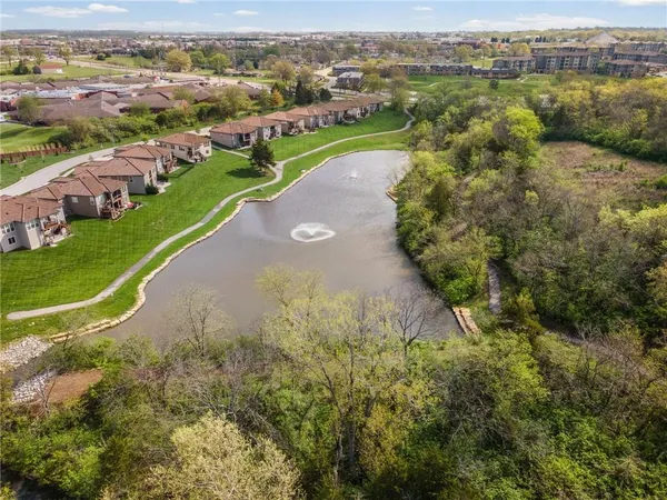 $529,900 | 2110 Northwest Ashurst Drive, Lee's Summit, MO 64081