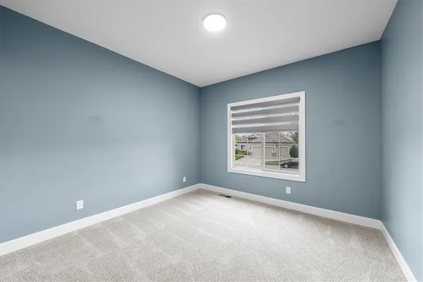 $529,900 | 2110 Northwest Ashurst Drive, Lee's Summit, MO 64081