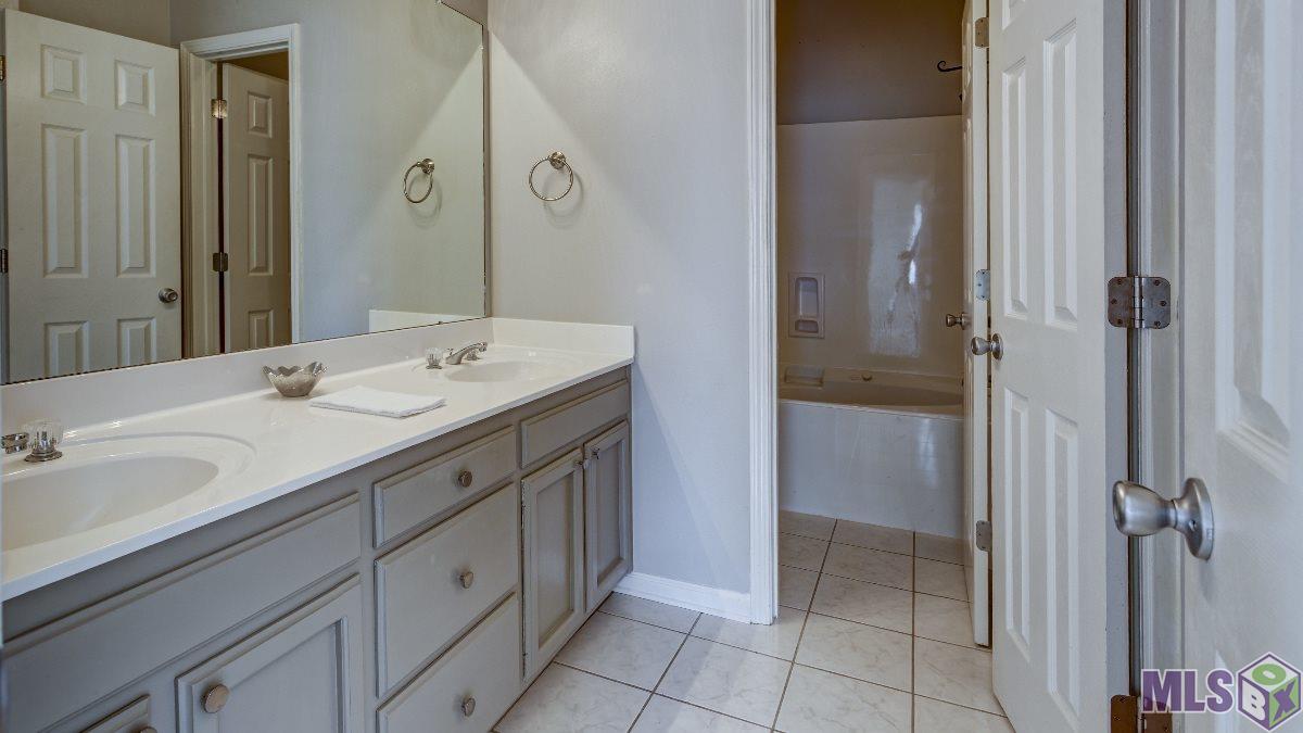 9390 Rue De Benoit Denham Springs, LA 70706 - Photo 14 of 23