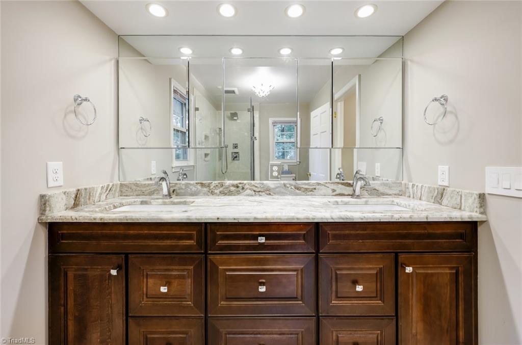 1029 Huntingdon Road Winston-Salem, NC 27104 - Photo 17 of 31 Gallery Image 17