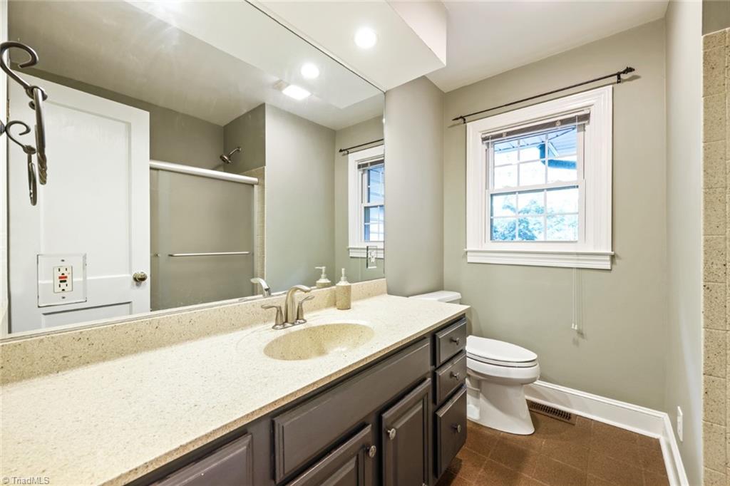 1029 Huntingdon Road Winston-Salem, NC 27104 - Photo 26 of 31 Gallery Image 26