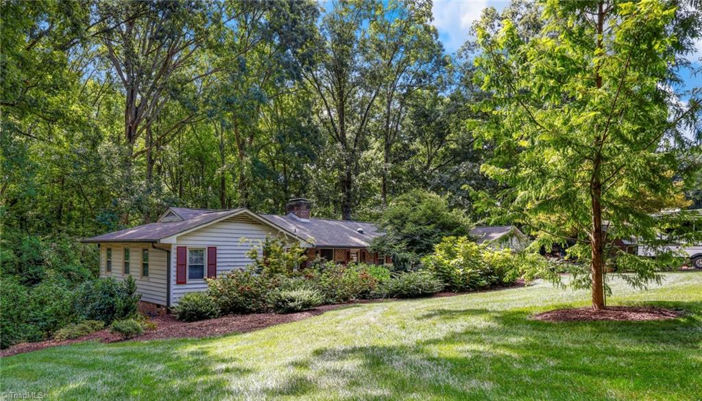 1029 Huntingdon Road Winston-Salem, NC 27104 - Photo 3 of 31 Gallery Image 3