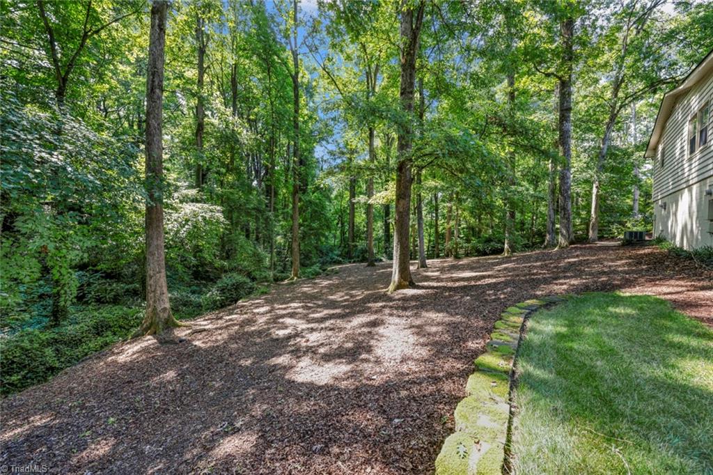 1029 Huntingdon Road Winston-Salem, NC 27104 - Photo 8 of 31 Gallery Image 8