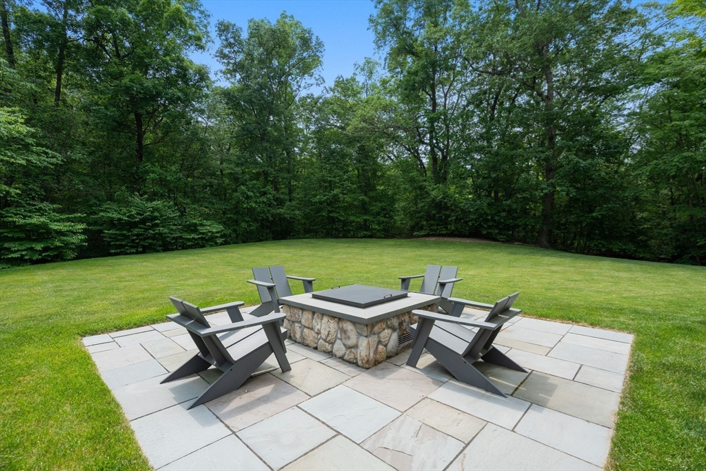 300 Glen Road Weston, MA 02493 - Photo 38 of 40