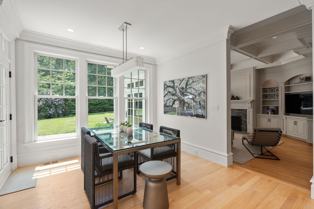 300 Glen Road Weston, MA 02493 - Photo 8 of 40