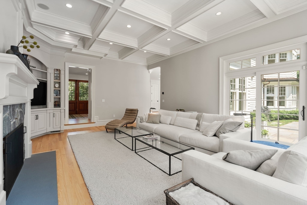 300 Glen Road Weston, MA 02493 - Photo 9 of 40