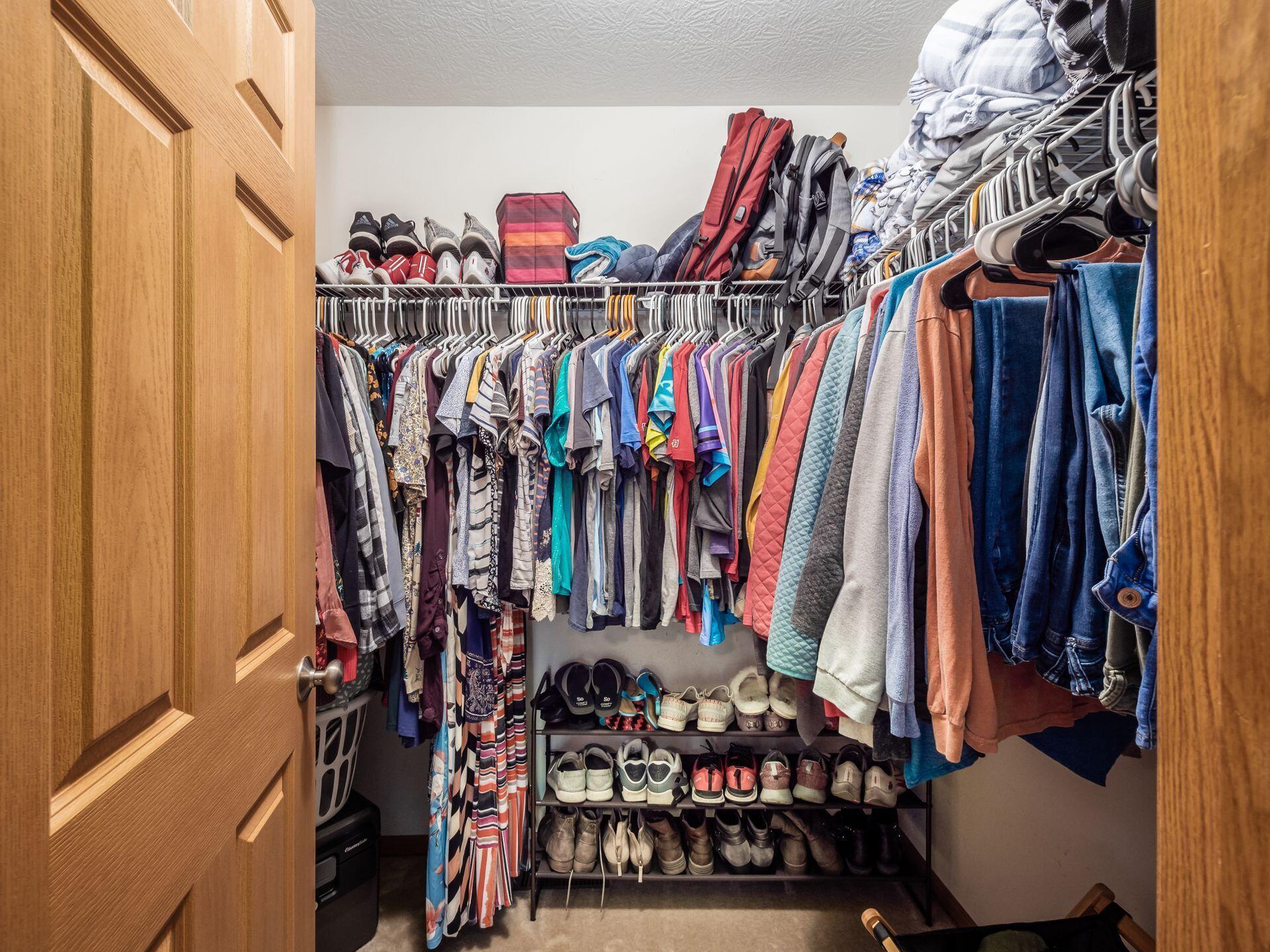 3845 Powder Ridge Road Grove City, OH 43123 - Photo 17 of 41 Owner's Walk In Closet