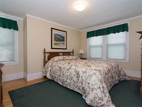 20 Thornton Road Waltham, MA 02453 - Photo 14 of 24