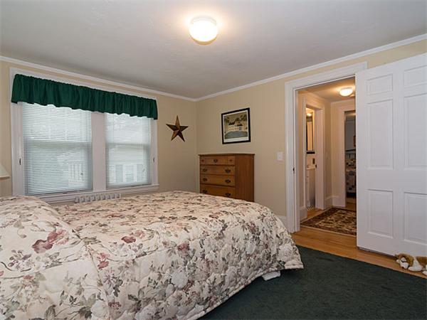 20 Thornton Road Waltham, MA 02453 - Photo 15 of 24