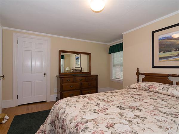 20 Thornton Road Waltham, MA 02453 - Photo 16 of 24