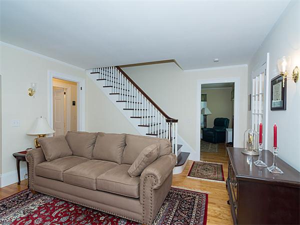 20 Thornton Road Waltham, MA 02453 - Photo 5 of 24