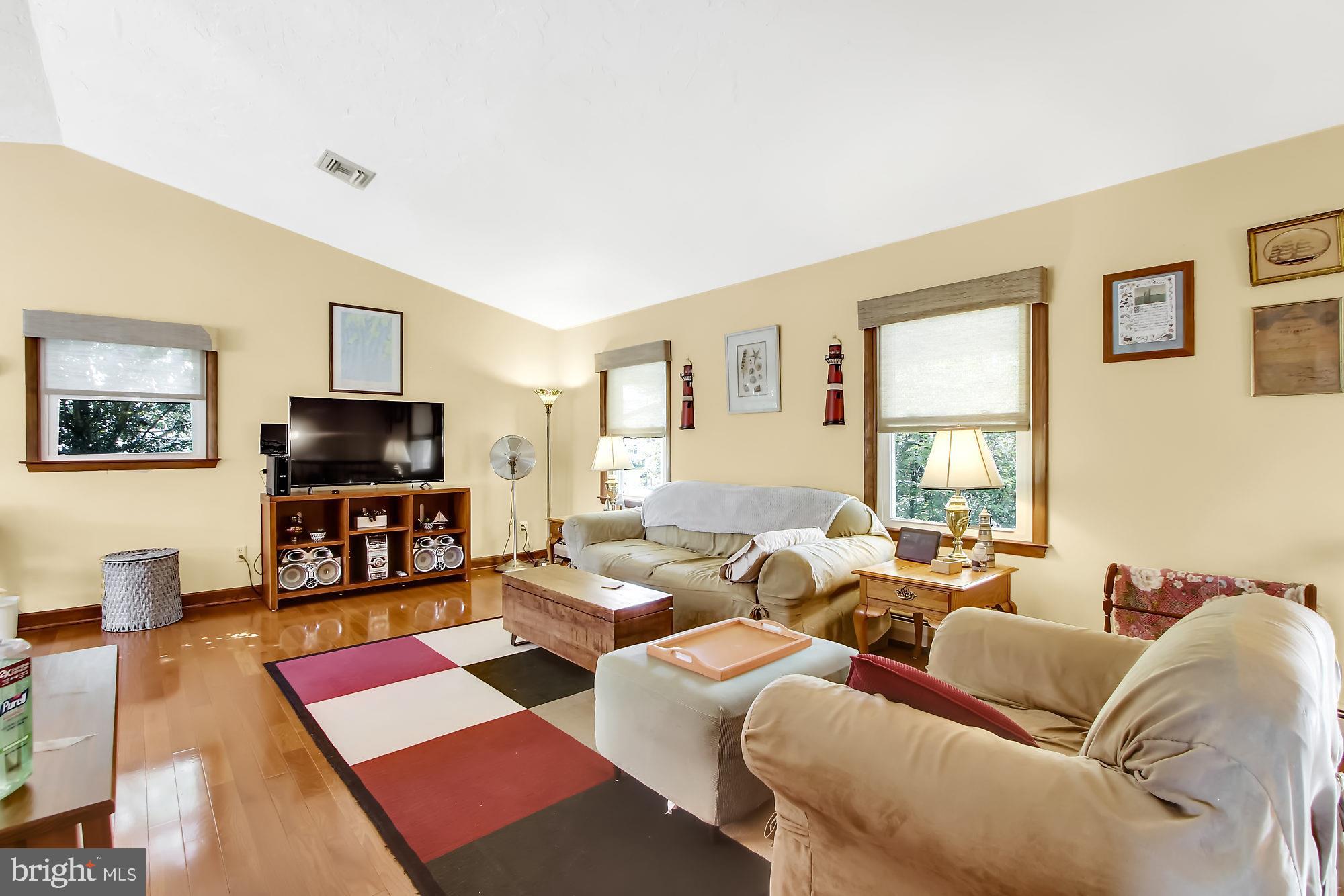 465 Clearview Road Hanover, PA 17331 - Photo 2 of 49 LIVING ROOM W VAULTED CEILING