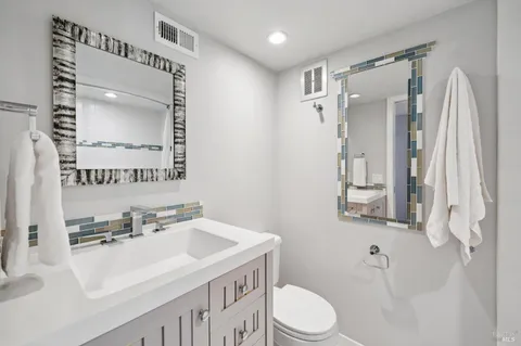 $725,000 | 320 Vía Casitas, Unit 109, Greenbrae, CA 94904
